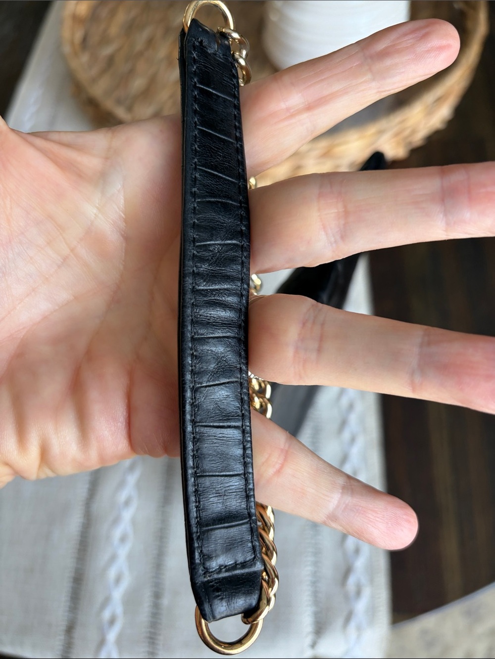 Henri Bendel Debutante Croc embossed Leather Wristlet Clutch with Gold Hardware - Picture 4 of 14